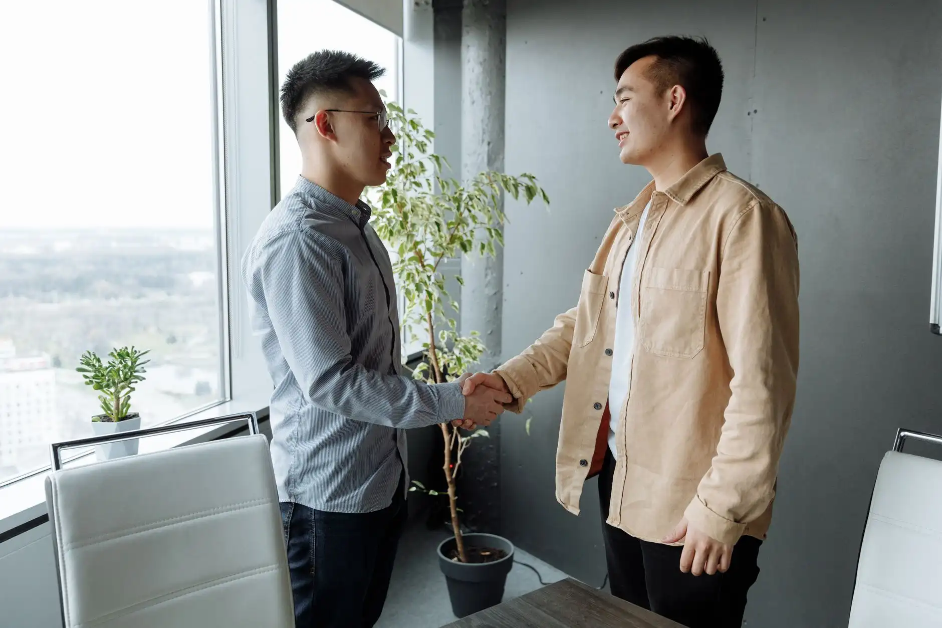 新大平办公设备：一体机与碎纸机技术优势及维护要点解析
